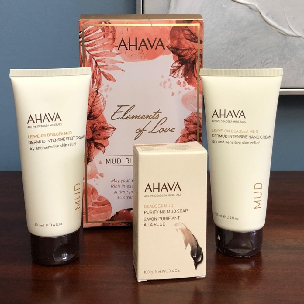 NWT AHAVA MUD-RICH MOMENTS GIFT SET